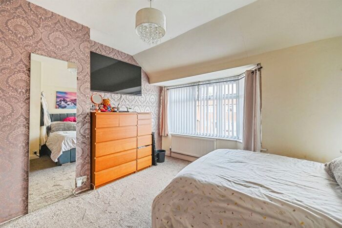 2 Bedroom Semi-detached House For Sale In Suffolk Avenue, Derby, DE21
