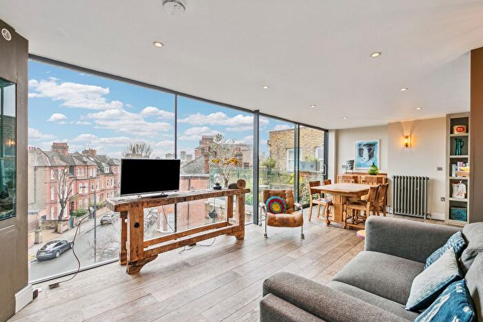 1 Bedroom Flat To Rent In Prince Of Wales Drive, Battersea, SW11