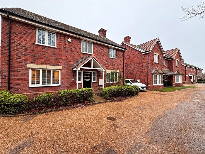 4 Bedroom Detached House To Rent In Watersfield Road, Crawley, West Sussex, RH10