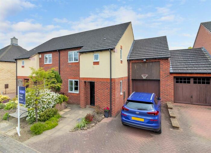 4 Bedroom Semi-Detached House For Sale In Hawthorn Avenue, Pool In Wharfedale, Otley, LS21