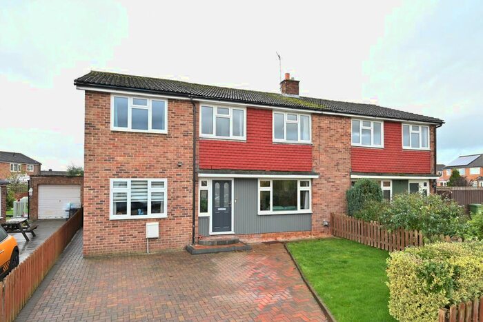 4 Bedroom Semi-Detached House For Sale In Meadow Grove, Bedale, DL8