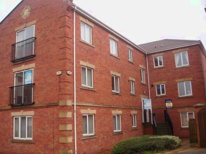 2 Bedroom Flat To Rent In Lock Keepers Court, Victoria Dock, Hull, HU9