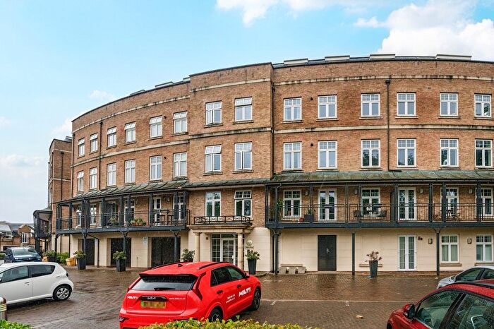 2 Bedroom Flat To Rent In Jefferson Place, Bromley, BR2