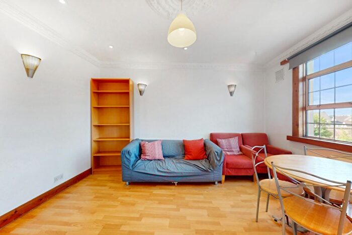 2 Bedroom Flat To Rent In Burnley Road, Dollis Hill, NW10