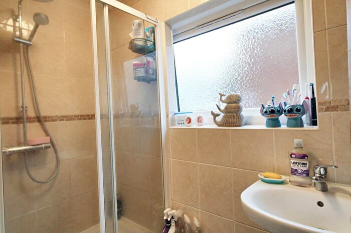3 Bedroom Terraced House For Sale In Highfield Road, Salisbury, SP2