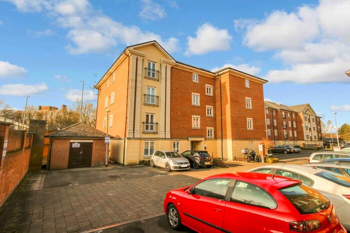 1 Bedroom Flat To Rent In Brunel Crescent, Swindon SN2