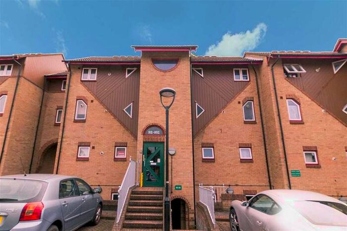 1 Bedroom Apartment To Rent In Yarwell Court, Highfield Crescent, Kettering, NN15