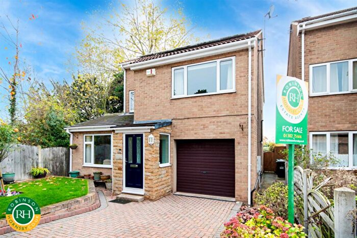 3 Bedroom Detached House For Sale In Winnery Close, Tickhill, Doncaster, DN11