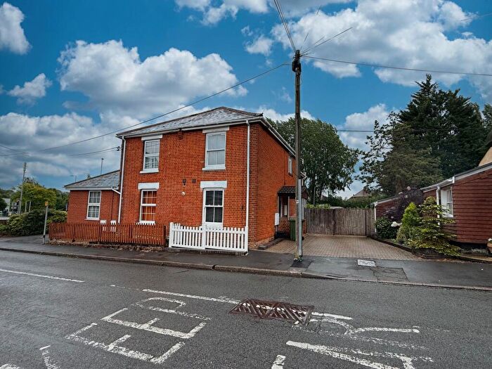 3 Bedroom Semi-Detached House To Rent In Chalk Hill, West End, SO18