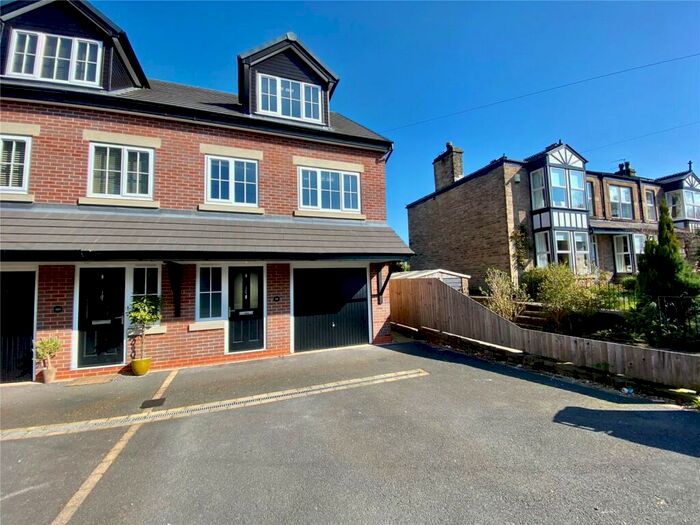 4 Bedroom House To Rent In Grimshaw Lane, Bollington, Macclesfield, Cheshire, SK10