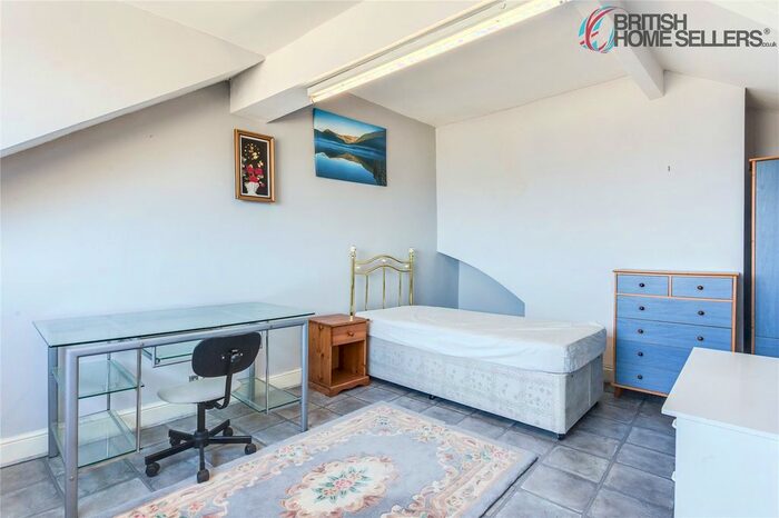 5 Bedroom Terraced House For Sale In Hoxton Street, Bradford, West Yorkshire, BD8