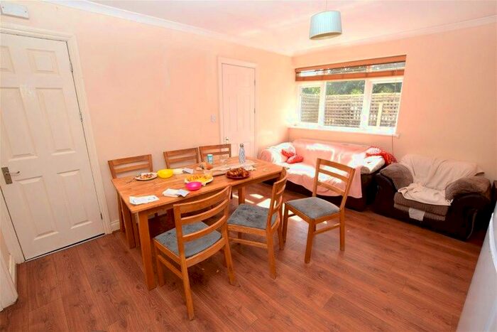 2 Bedroom Maisonette To Rent In Stephens Road, Stratford, E15