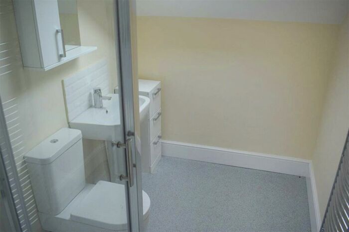 6 Bedroom Terraced House To Rent In Granville Road, Fallowfield, M14