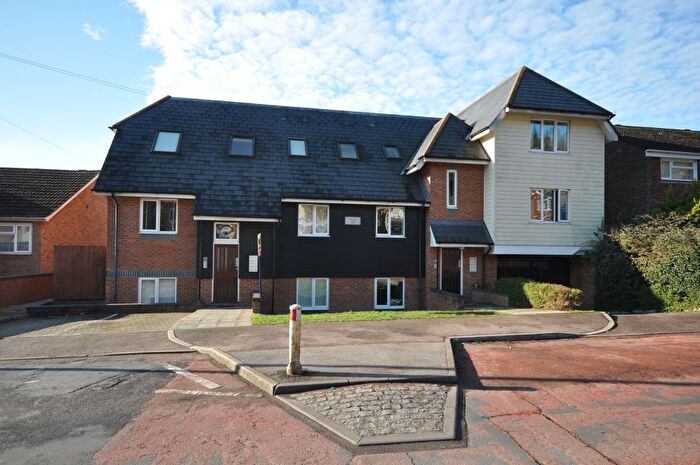 1 Bedroom Flat To Rent In Park Hill House, Chatham, ME5