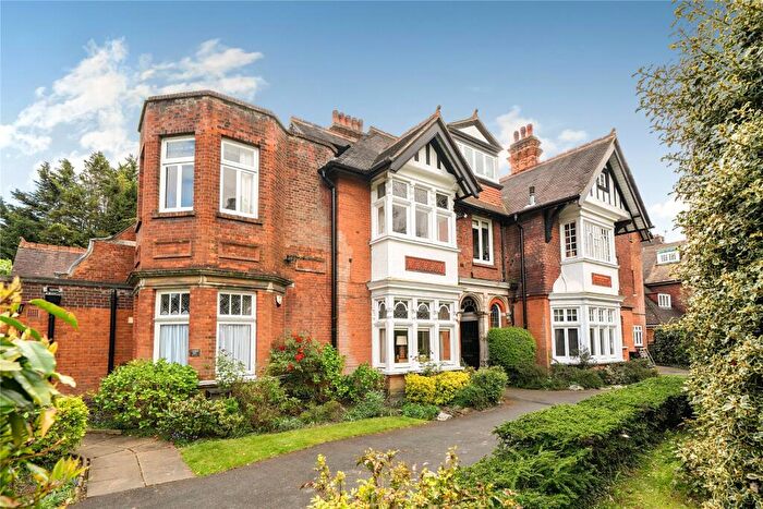 2 Bedroom Flat For Sale In Camden Park Road, Chislehurst, BR7