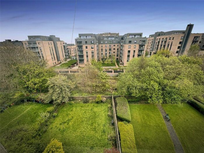 2 Bedroom Flat To Rent In McDonald Road, Edinburgh, Midlothian, EH7