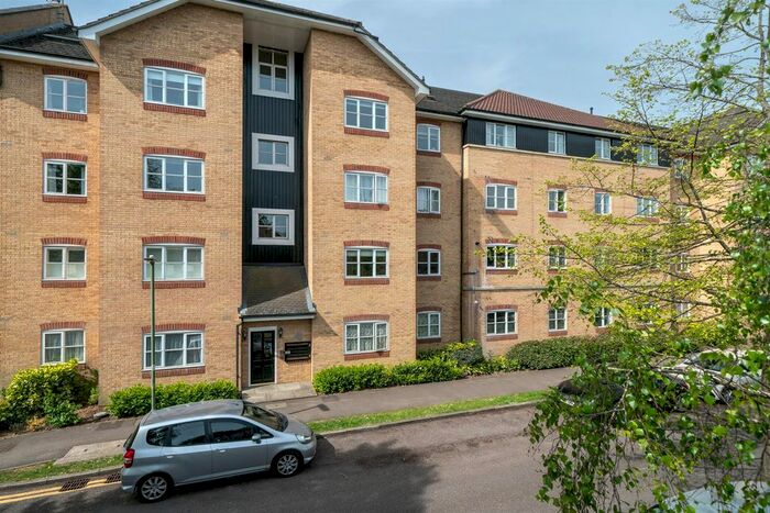 3 Bedroom Flat To Rent In Stephenson Wharf, Hemel Hempstead, HP3