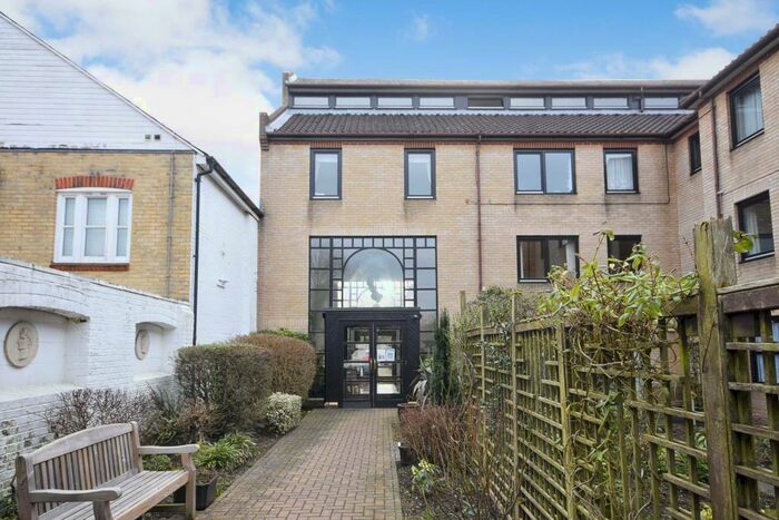 1 Bedroom Flat To Rent In Queen Street, Chelmsford, CM2