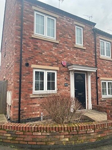 3 Bedroom Town House To Rent In Charles Street, Loughborough, LE12