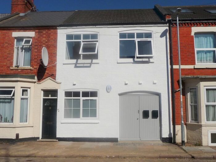 1 Bedroom Flat To Rent In Purser Road, Abington, Northampton, NN1