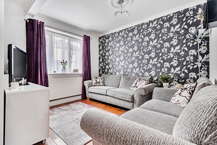 2 Bedroom Property For Sale In Highgate Road, Portsmouth, PO3