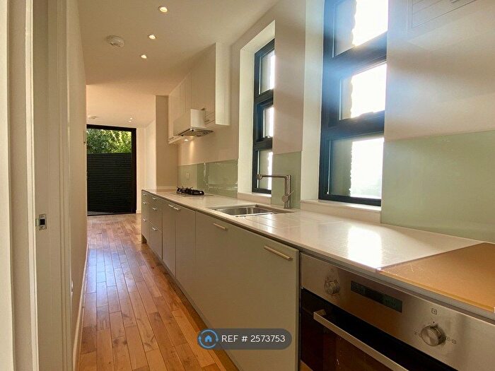 1 Bedroom Flat To Rent In Partridge Road, Cardiff, CF24