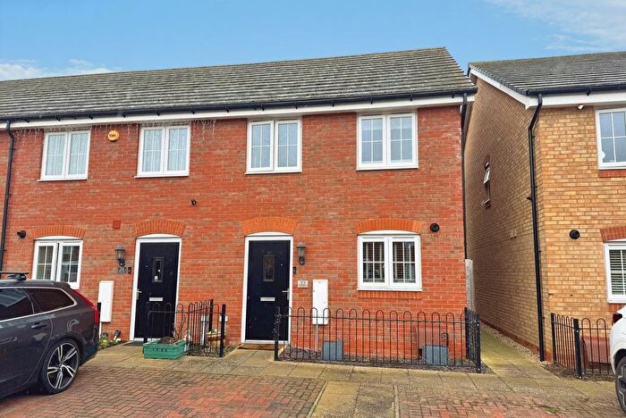 2 Bedroom Semi Detached House For Sale In Newton View, Flitwick, MK45