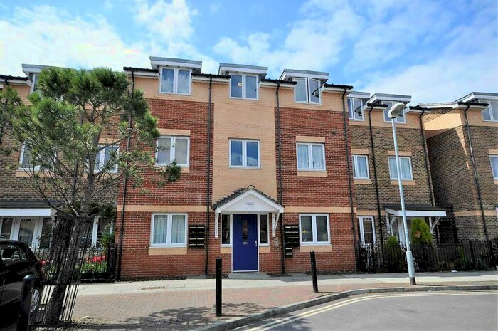 1 Bedroom Apartment To Rent In Miles Road, Colliers Wood Borders, CR4