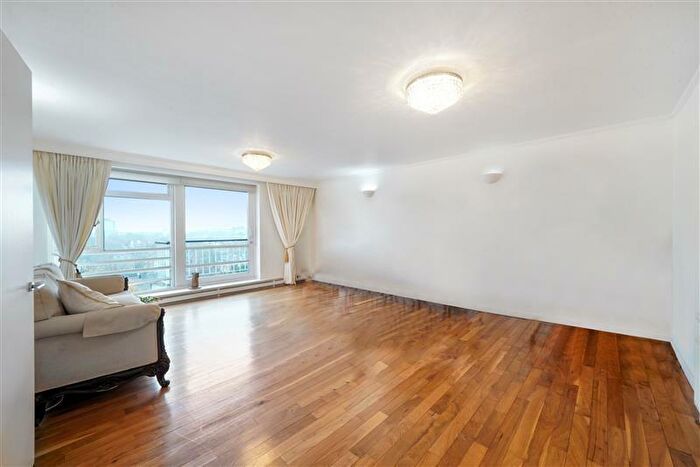 3 Bedroom Flat To Rent In Walsingham, St. Johns Wood Park, NW8