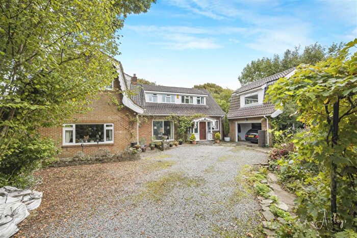 5 Bedroom Detached House For Sale In Wern Road, Llanmorlais, Swansea, SA4