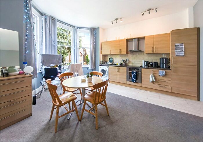 3 Bedroom Flat To Rent In Harvist Road, London, NW6