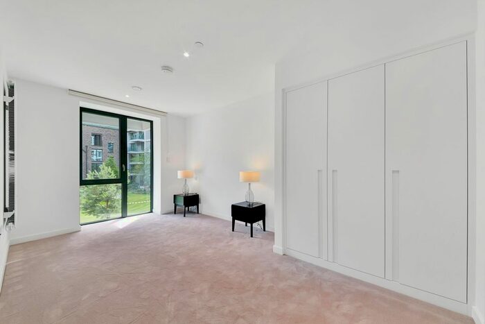 2 Bedroom Flat For Sale In Fairwater House, Royal Wharf, London, E16