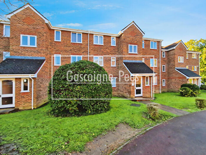 1 Bedroom Flat To Rent In Percy Gardens, Worcester Park, KT4
