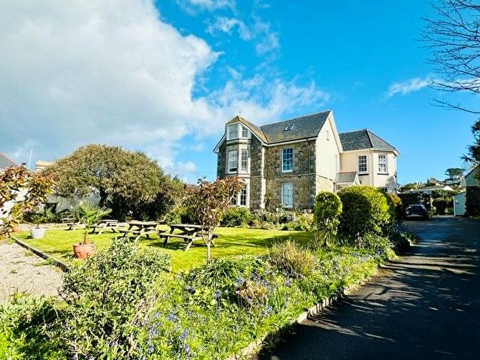 2 Bedroom Flat To Rent In West End, Marazion, TR17