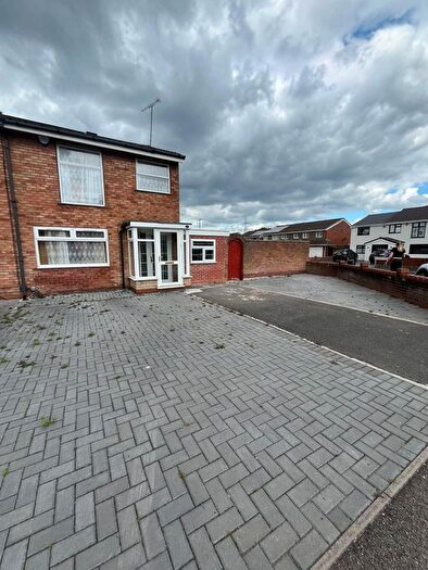 3 Bedroom End Terrace House To Rent In Doncaster Way, Birmingham, B36