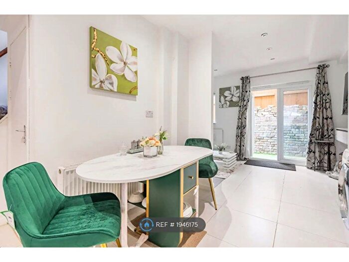 1 Bedroom Flat To Rent In Gaywood Street, London, SE1