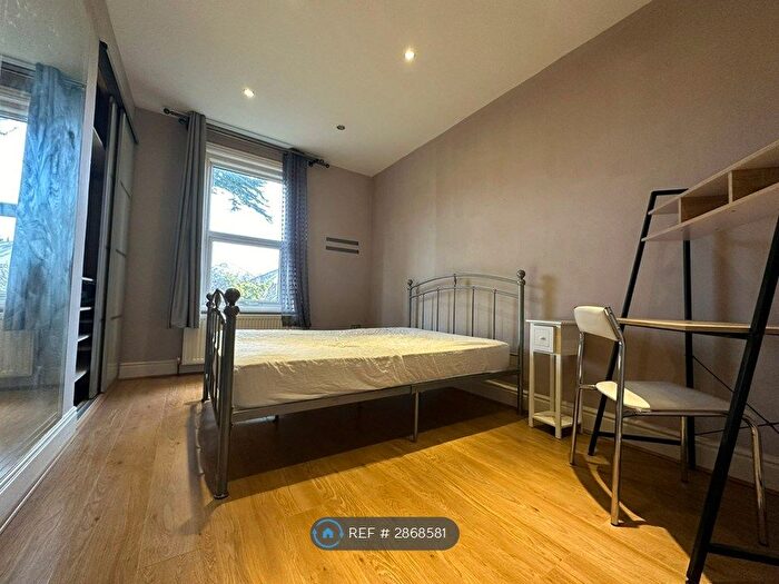 2 Bedroom Flat To Rent In Frederica Road, Bournemouth, BH9