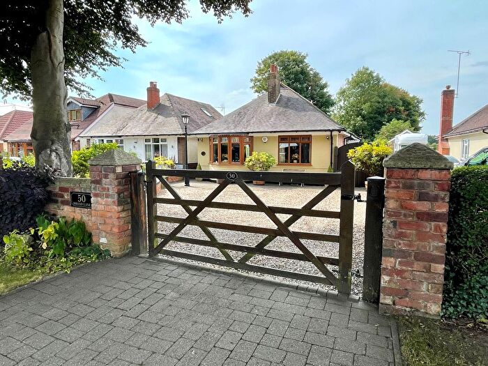 2 Bedroom Detached Bungalow For Sale In Broad Lane, Essington, Wolverhampton, WV11