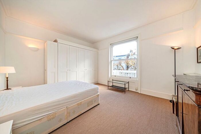 1 Bedroom Flat For Sale In Holland Park, Holland Park, W11