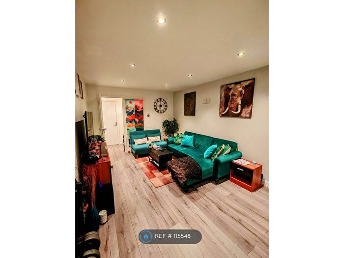 2 Bedroom Flat To Rent In Rawsthorne Close, London, E16