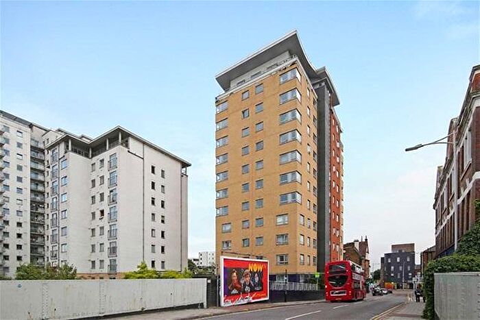 2 Bedroom Flat To Rent In Hainault Street, Ilford, London, IG1