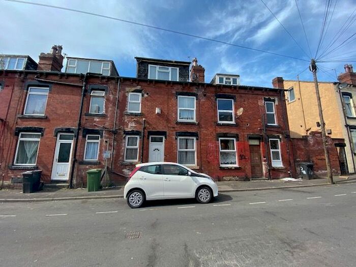 2 Bedroom Property To Rent In Cowper Mount, Leeds, LS9