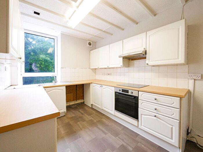 2 Bedroom Flat To Rent In Baffin Street, Dundee, DD4