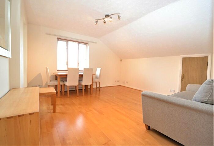 1 Bedroom Flat To Rent In Ewell Road, Surbiton, KT6