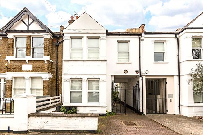 3 Bedroom Property For Sale In Berrymede Road, Chiswick, W4