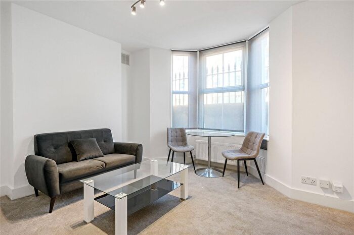 1 Bedroom Flat To Rent In Temple Dwellings, Temple Street, London, E2