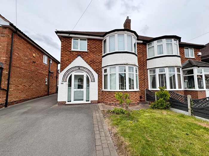 3 Bedroom House To Rent In Meriden Drive, Birmingham, B37