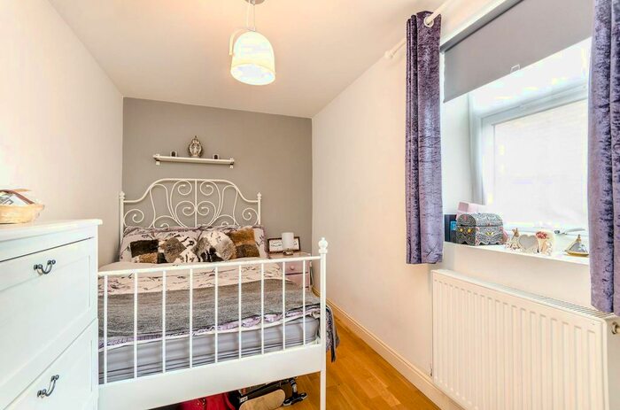 1 Bedroom Flat To Rent In Lower Addiscombe Road, East Croydon, Croydon, CR0