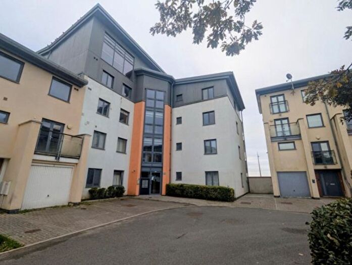 2 Bedroom Flat To Rent In St Christophers Court, Marina, Swansea, SA1