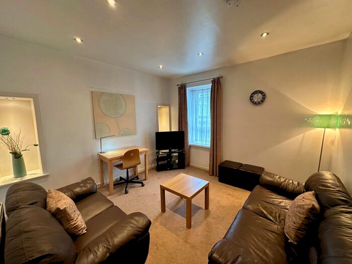 2 Bedroom Flat To Rent In Holburn Street, Aberdeen, AB10